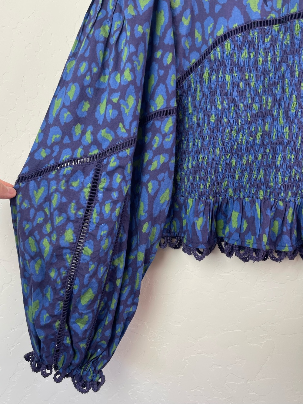 Farm Rio Leopard Pop Smocked Peplum Blouse Long Puff Sleeve Boho Top Size Medium - Picture 8 of 16
